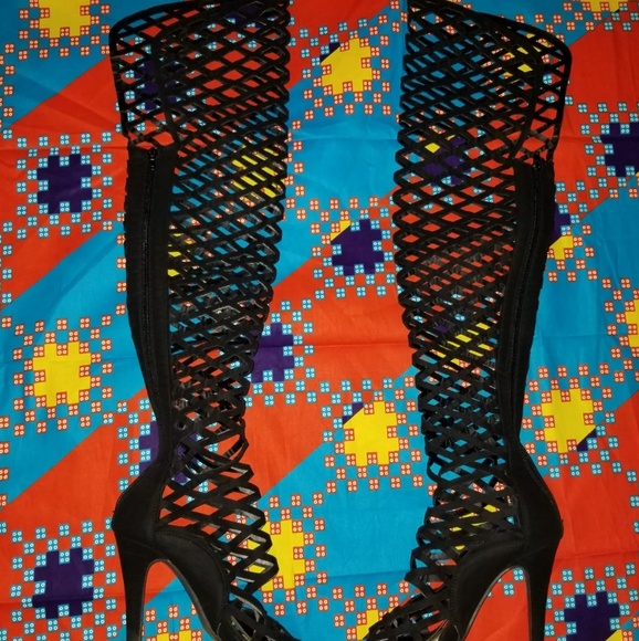STEVE MADDEN THIGH HIGH Caged Boots🔥 - Picture 1 of 3